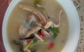 酸辣肚丝汤的做法,鲜美开胃，家常美味一锅炖